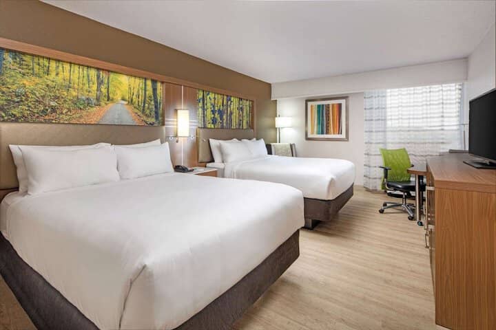 Room 4 of 18