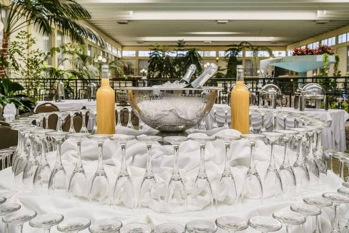 Banquet hall
