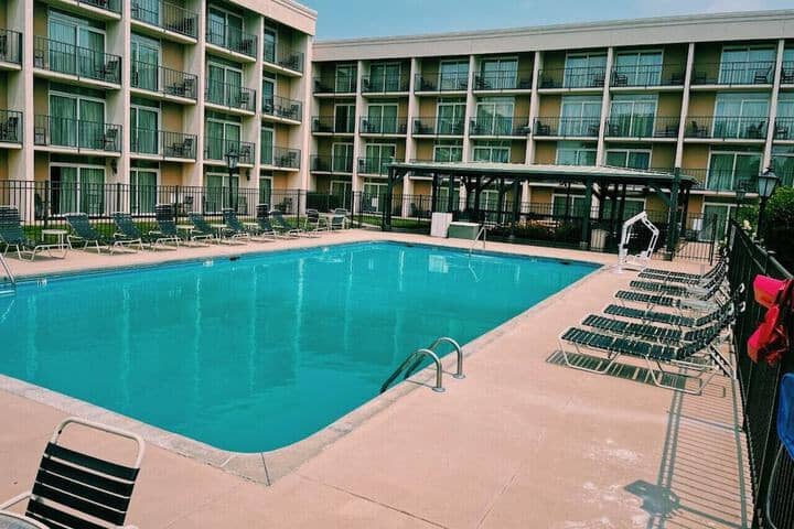 Pool 41 of 59