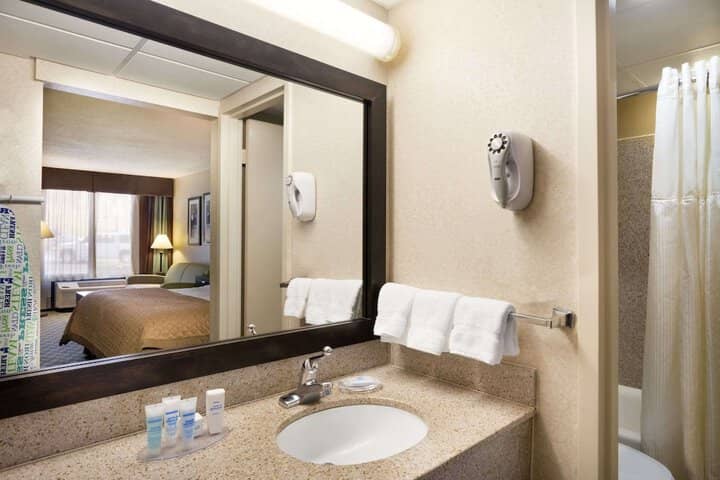 Room 32 of 58