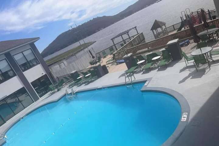 Hotel 52 of 58